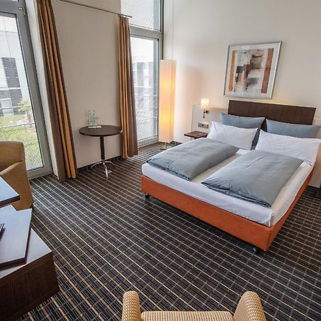Livenwork Hotel & Coworking Gvz Ingolstadt Bagian luar foto