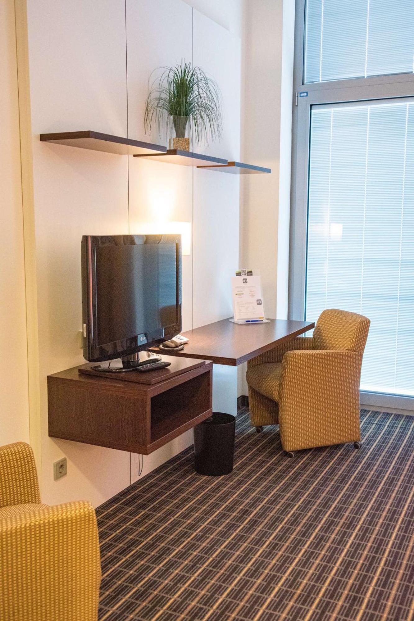 Livenwork Hotel & Coworking Gvz Ingolstadt Bagian luar foto